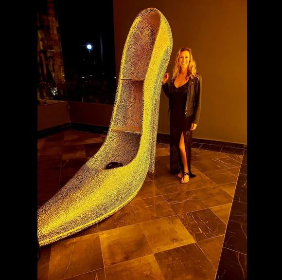 Meet your Posher, Sandra - Picture 1 of 1